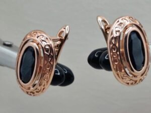 Juodo Akmens Karališki Auskarai